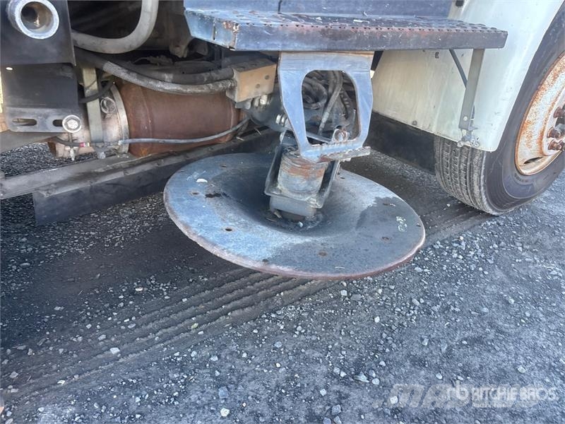 International 4300 Fejebiler