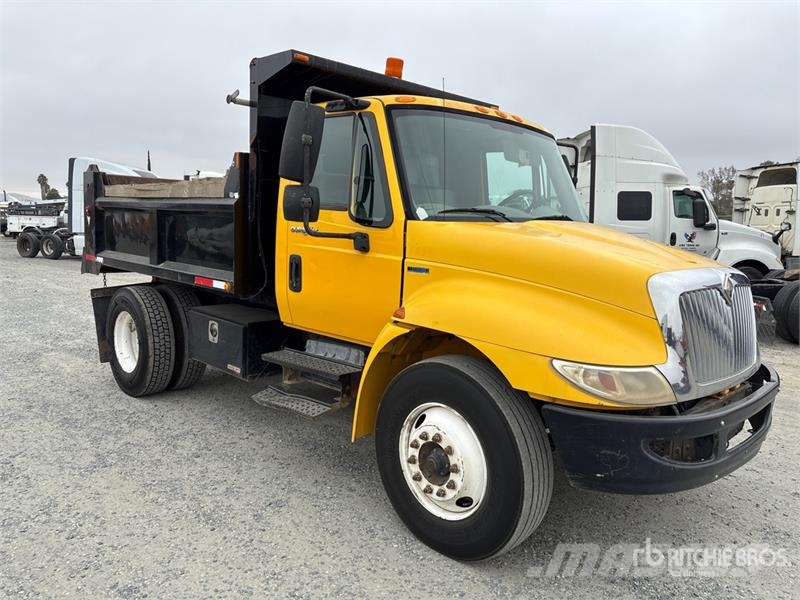 International 4300 Billenő teherautók