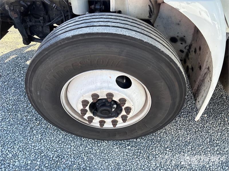 International 4300 ボックスボディー、ウイング、箱車