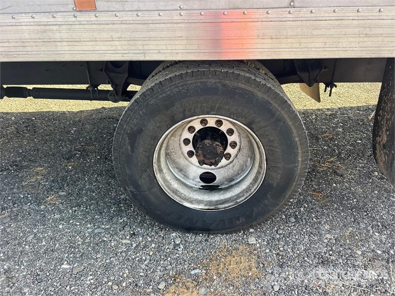 International 4300 Furgons