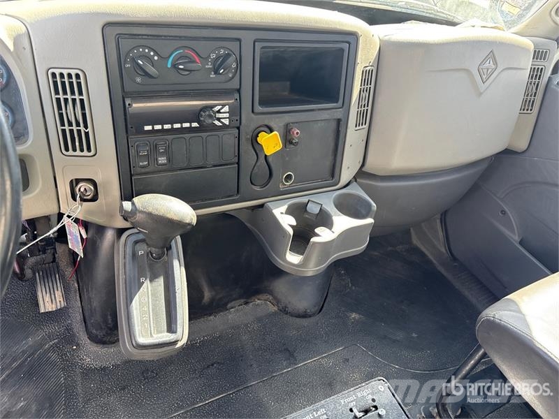 International 4300 Tovornjaki za vodo