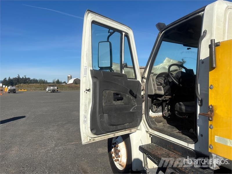 International 4300 Fejebiler
