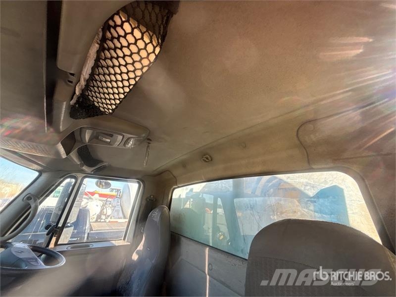 International 4300 Fejebiler