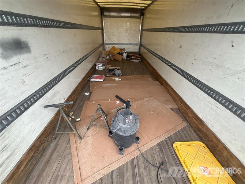 International 4300 Furgons