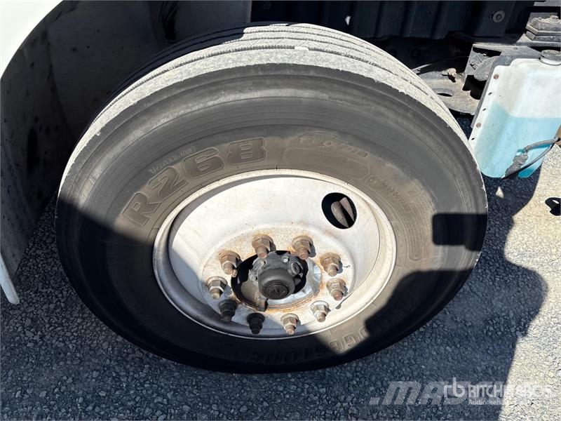 International 4300 ボックスボディー、ウイング、箱車