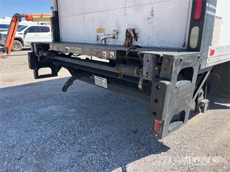 International 4300 Umpikorikuorma-autot