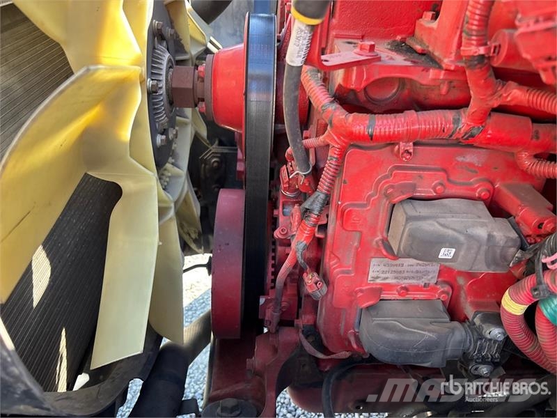 International 4300 ボックスボディー、ウイング、箱車