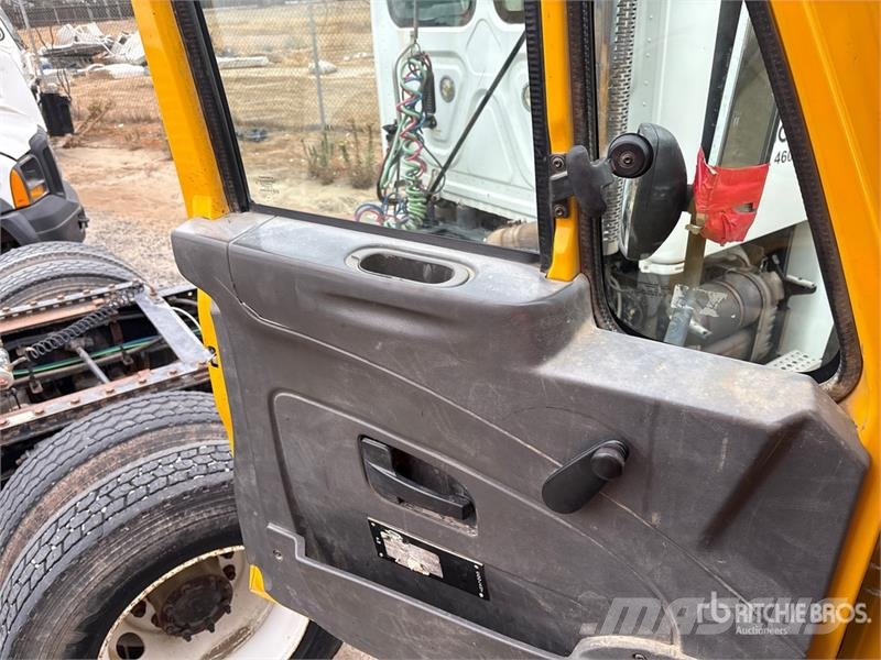 International 4300 Billenő teherautók