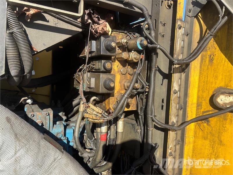 International 4300 Fejebiler