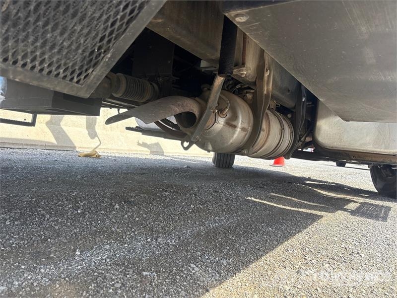 International 4300 شاحنات مزدوجة / خلخلة