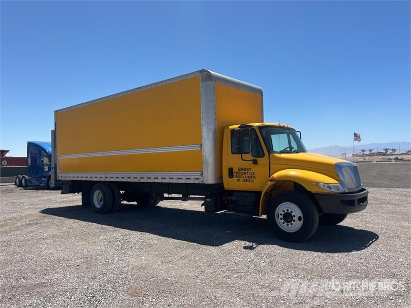 International 4300 Kofferaufbau