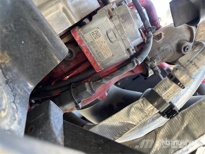 International 4300 ボックスボディー、ウイング、箱車