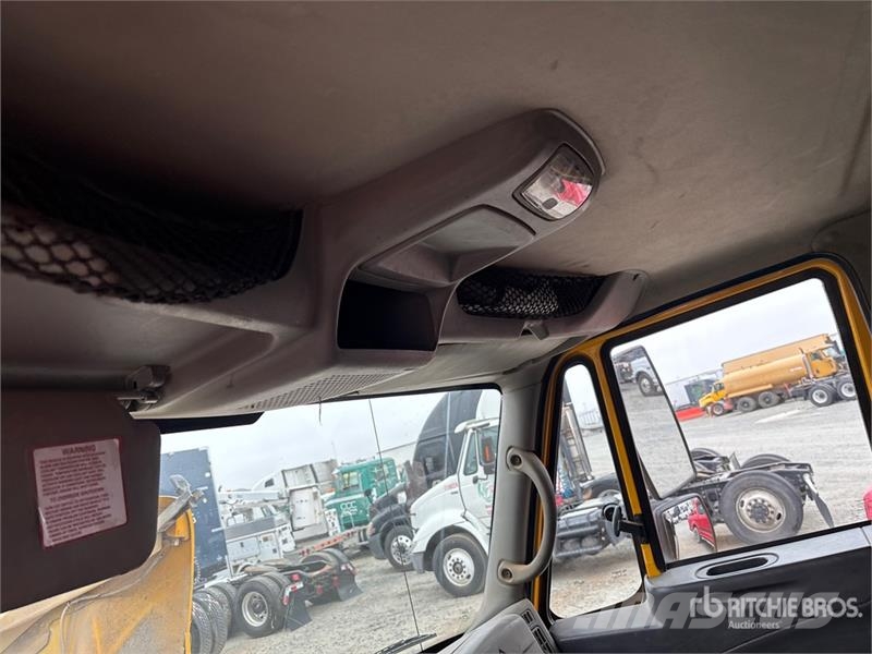 International 4300 Billenő teherautók