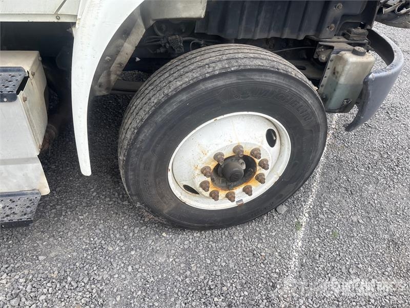 International 4300 Furgons