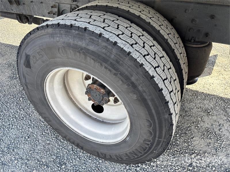 International 4300 ボックスボディー、ウイング、箱車