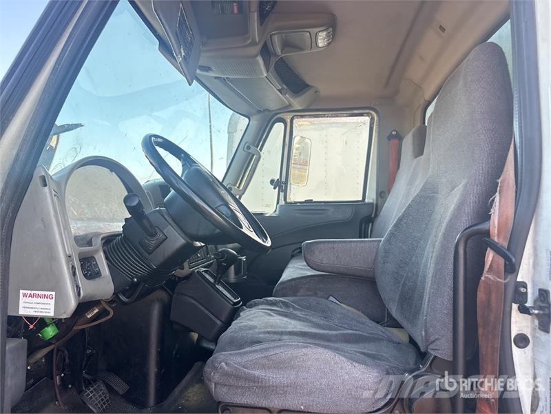 International 4300 Kofferaufbau