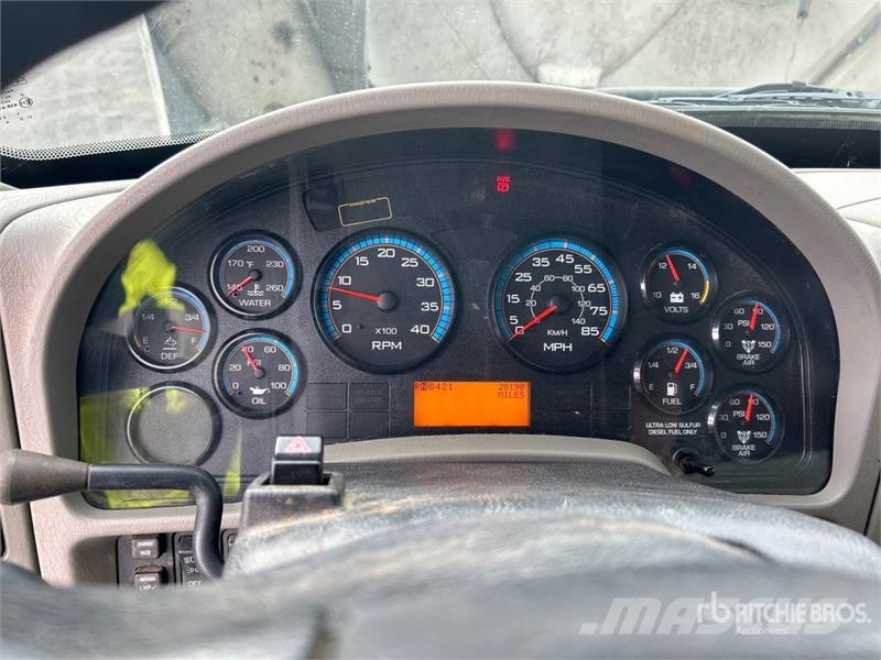 International 4300 Vieglais kravas automobilis/izkraušana no sāniem