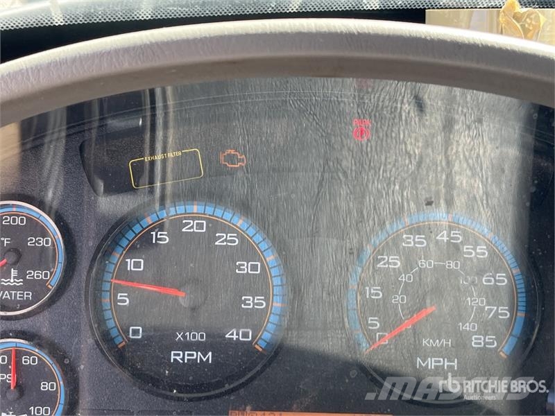 International 4300 Umpikorikuorma-autot
