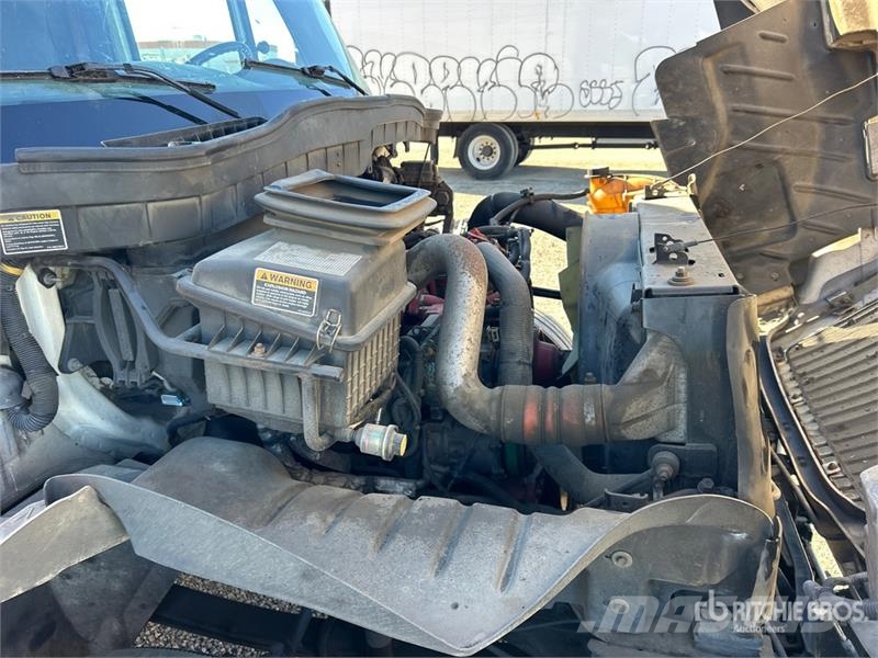 International 4300 Skriňová nadstavba