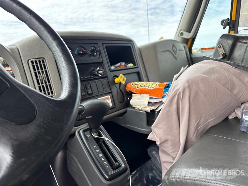 International 4300 Box body trucks