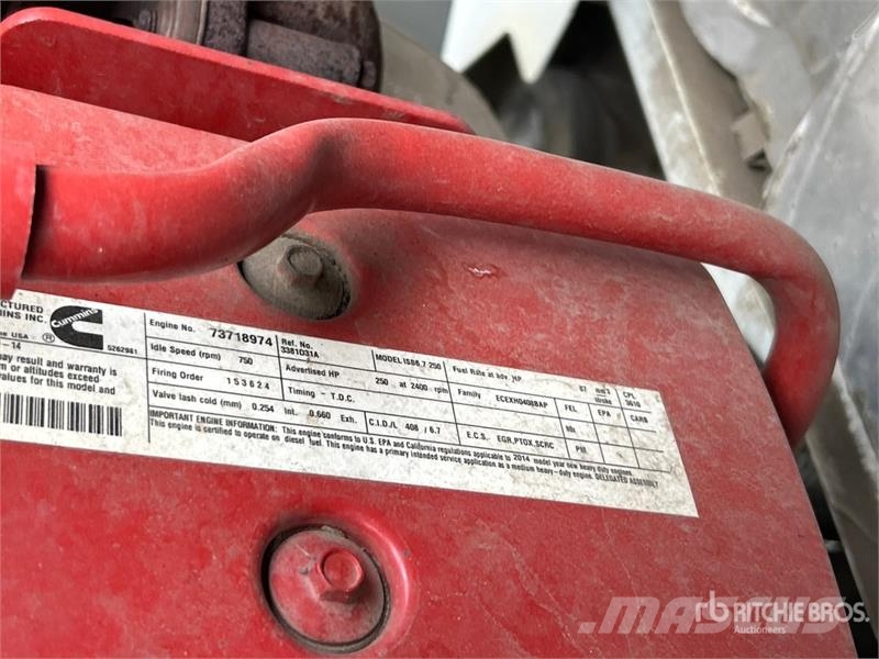 International 4300 Vieglais kravas automobilis/izkraušana no sāniem