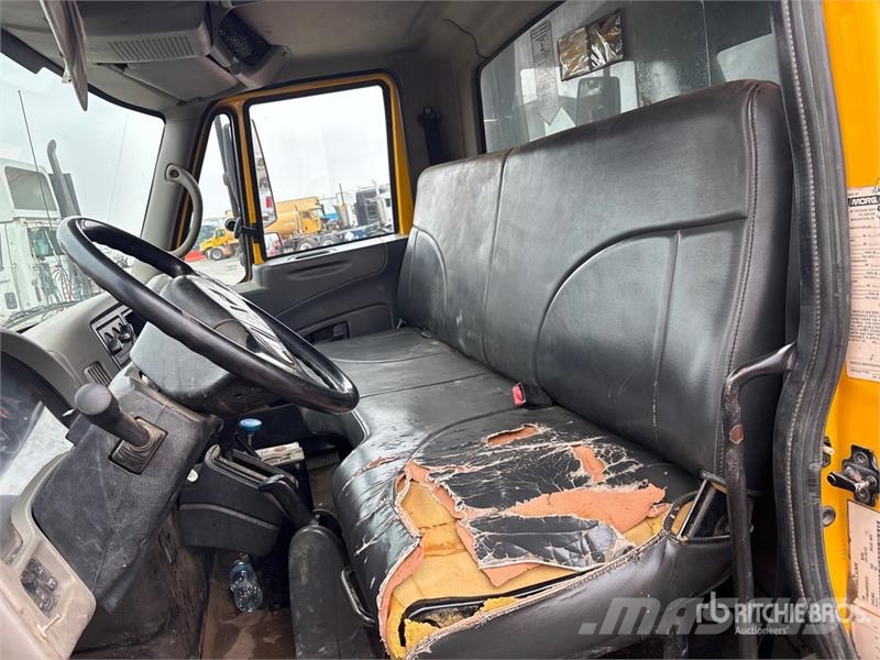 International 4300 Billenő teherautók