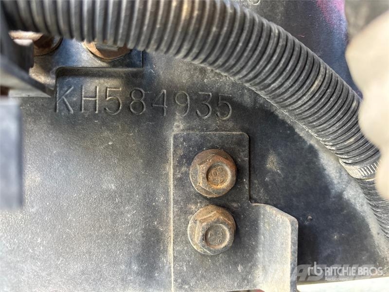 International 4300 ボックスボディー、ウイング、箱車