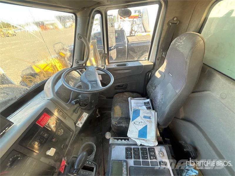 International 4300 Fejebiler