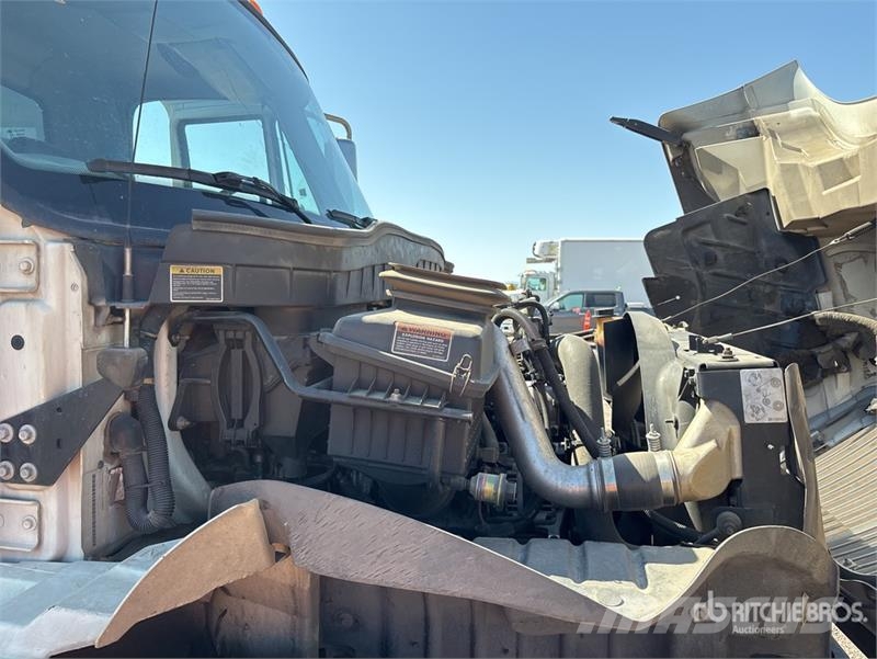 International 4300 Tovornjaki zabojniki