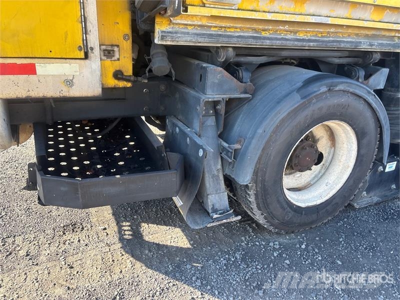 International 4300 Fejebiler