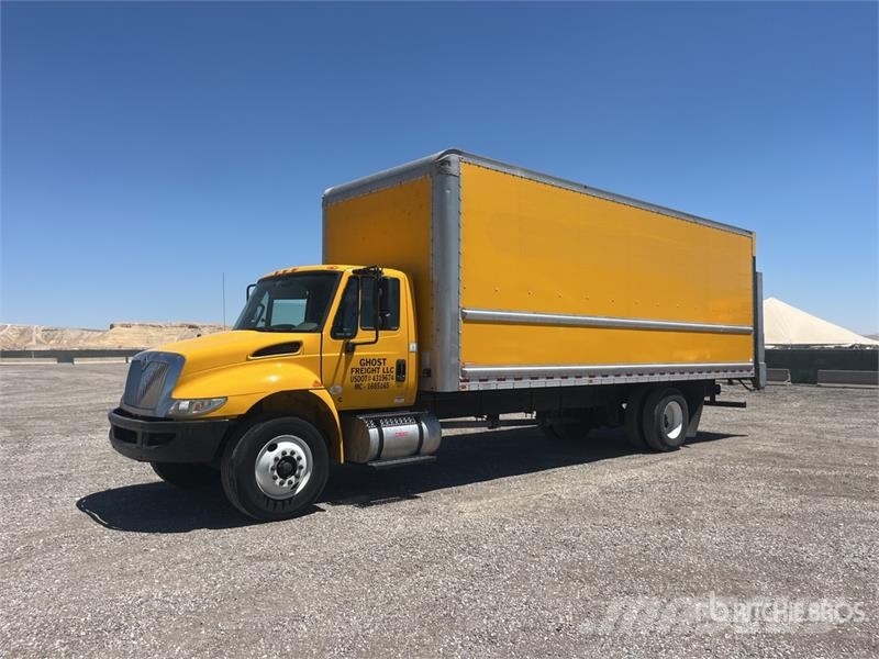 International 4300 Kofferaufbau