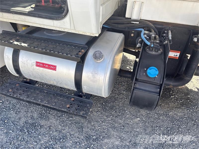 International 4300 Tovornjaki za vodo