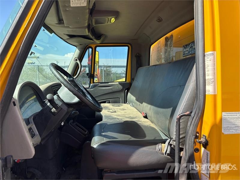 International 4300 Грузовики-Фургоны