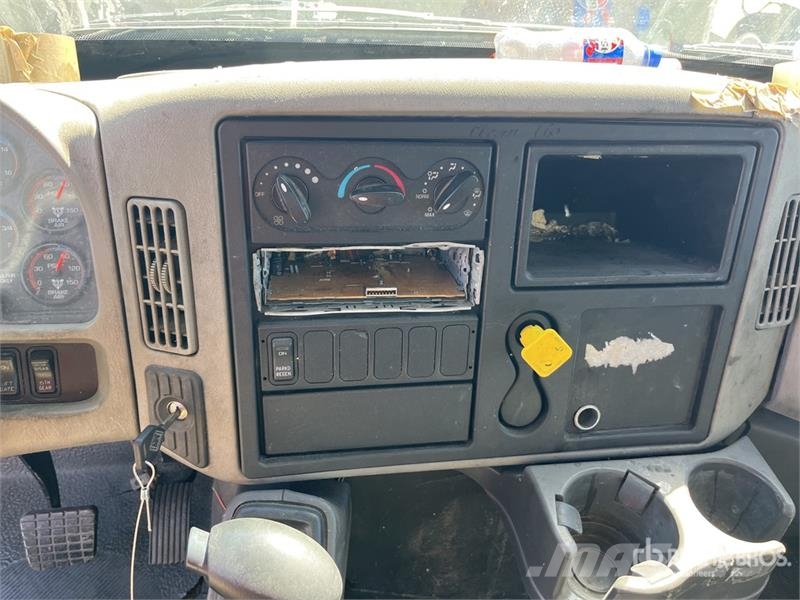 International 4300 Umpikorikuorma-autot