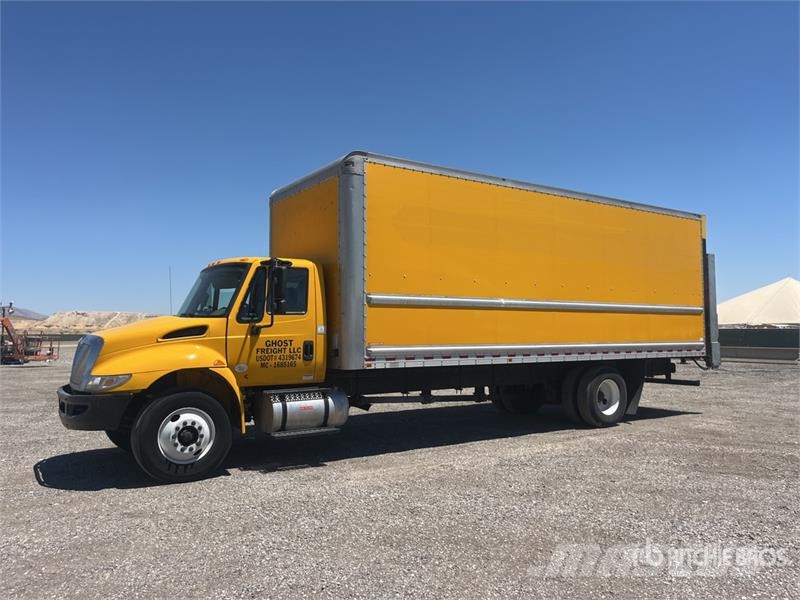 International 4300 Kofferaufbau