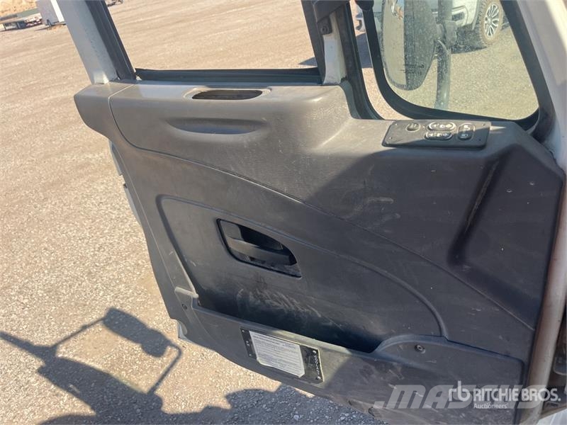 International 4300 صهاريج مياه