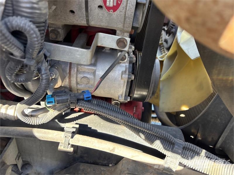 International 4300 ボックスボディー、ウイング、箱車