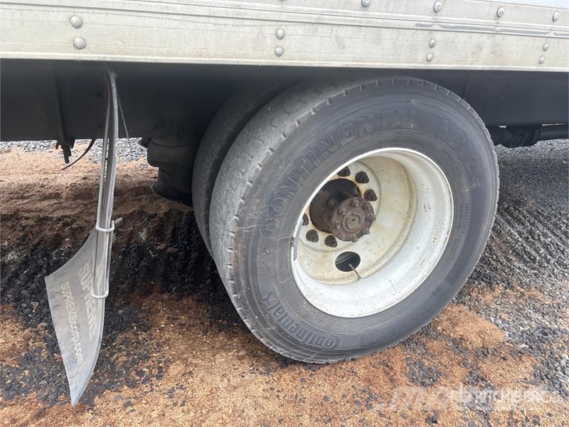 International 4300 Furgons