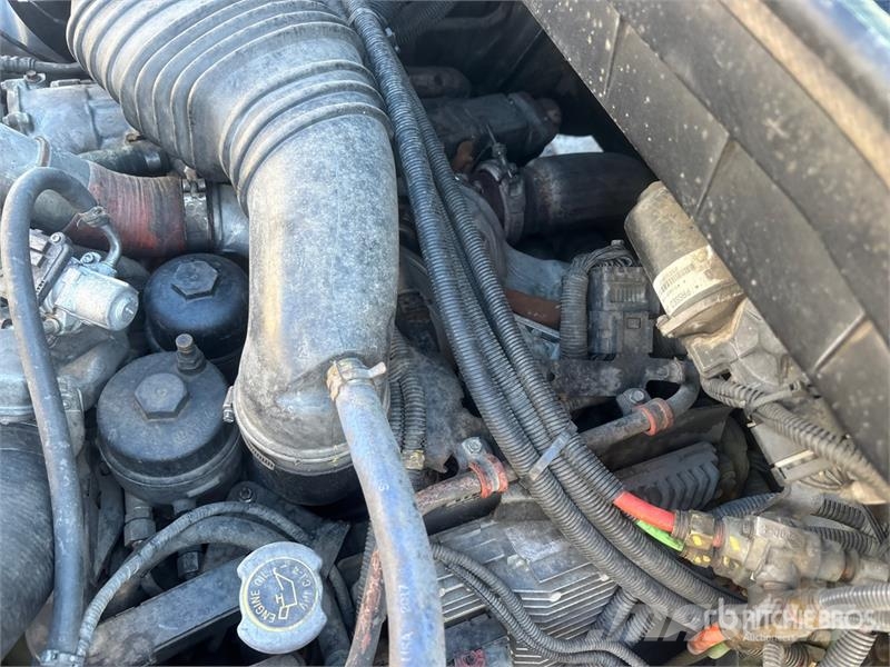 International 4300 Fejebiler