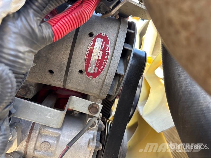 International 4300 ボックスボディー、ウイング、箱車