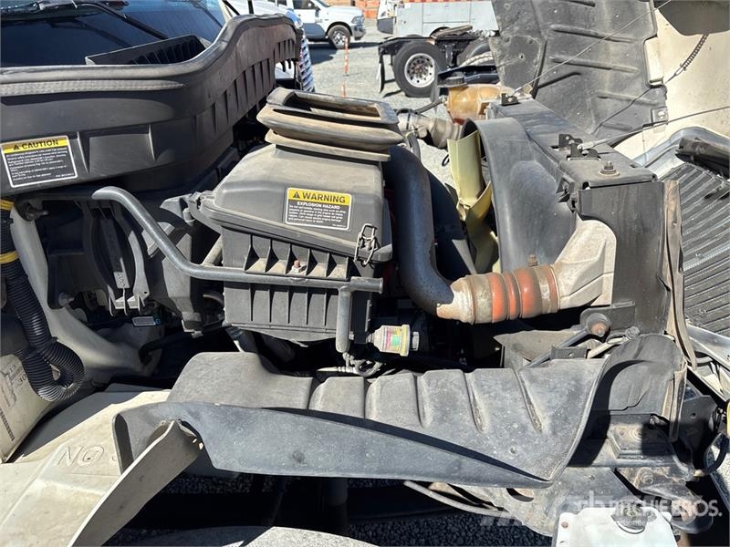 International 4300 ボックスボディー、ウイング、箱車