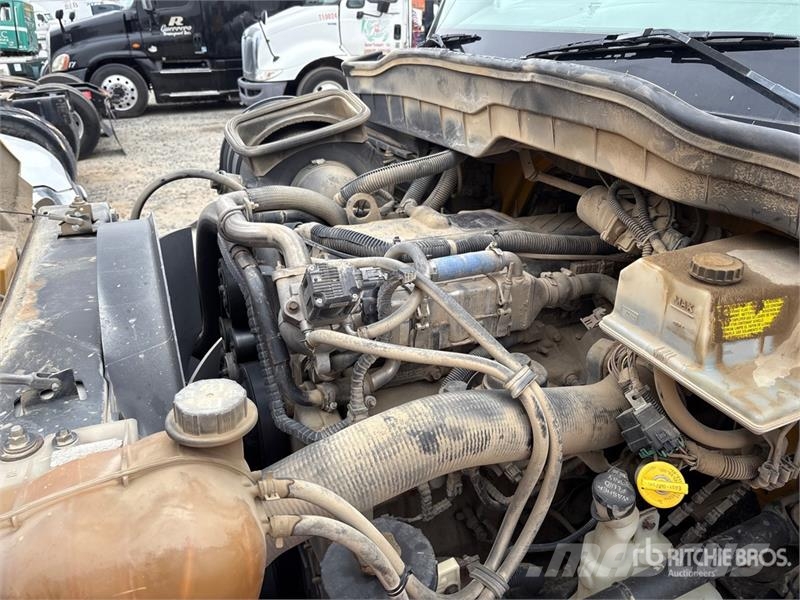International 4300 Billenő teherautók
