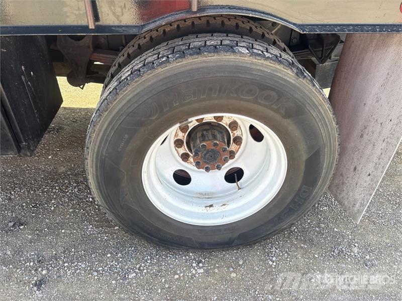 International 4300 شاحنات مزدوجة / خلخلة