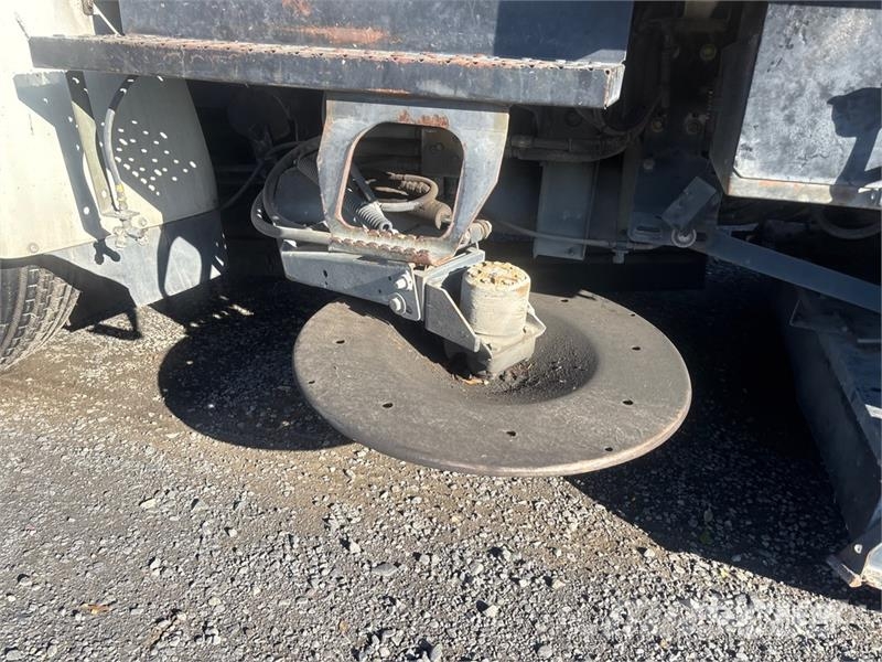 International 4300 Fejebiler