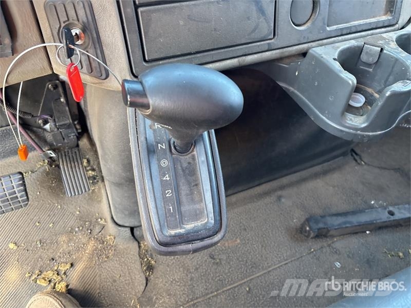 International 4300 Tovornjaki zabojniki
