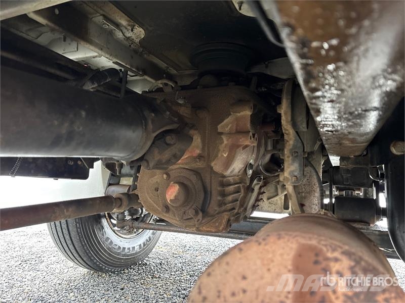 International 4300 Auto-tanques