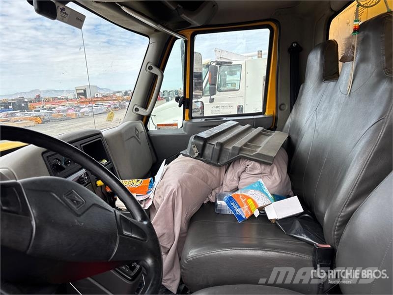 International 4300 Box body trucks