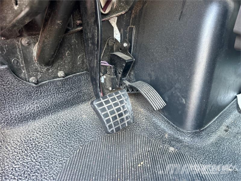 International 4300 Furgons