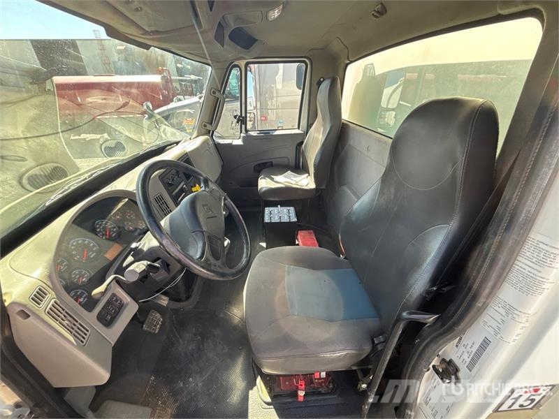 International 4300 Tovornjaki za vodo