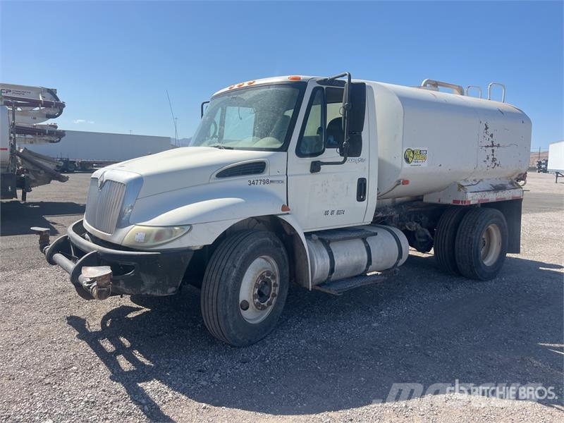 International 4300 صهاريج مياه
